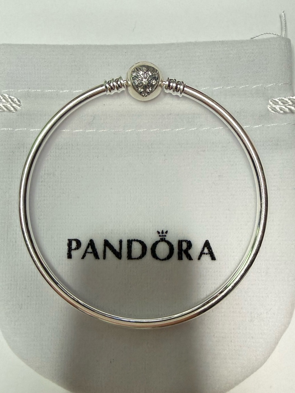 PANDORA LIMITED EDITION " YOU MELT MY HEART" BANGLE  8.2 inch